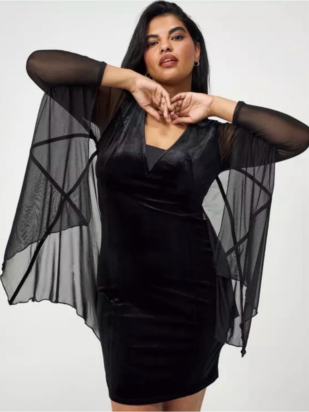 🎃 NEW torrid Black Velvet Midi Dress with Sheer Batwing Sleeves 🦇